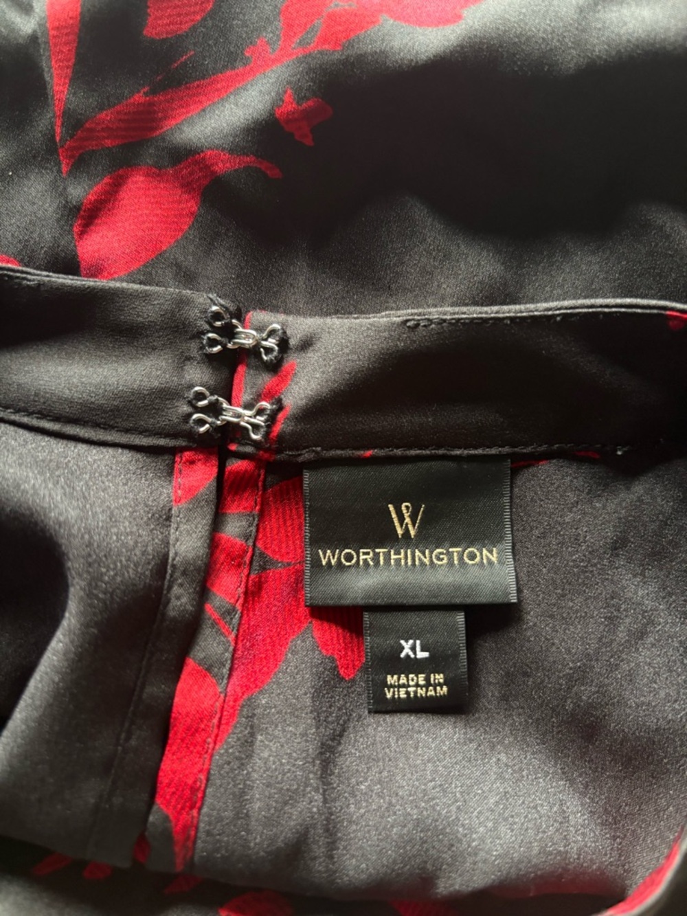 Worthington Black and Red Floral Hook-&-Eye Blouse